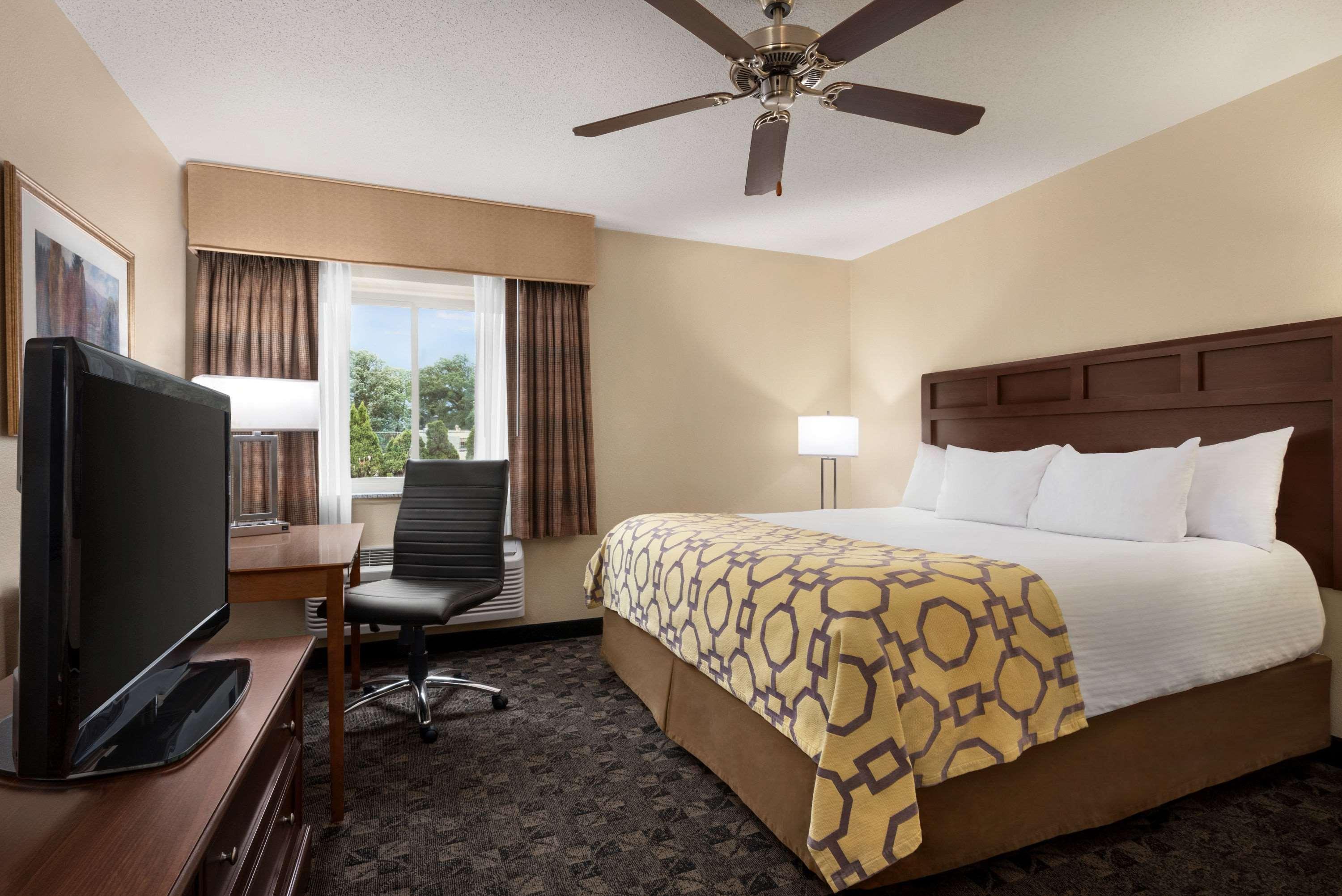 Baymont By Wyndham Mt. Pleasant Hotel Mount Pleasant Buitenkant foto