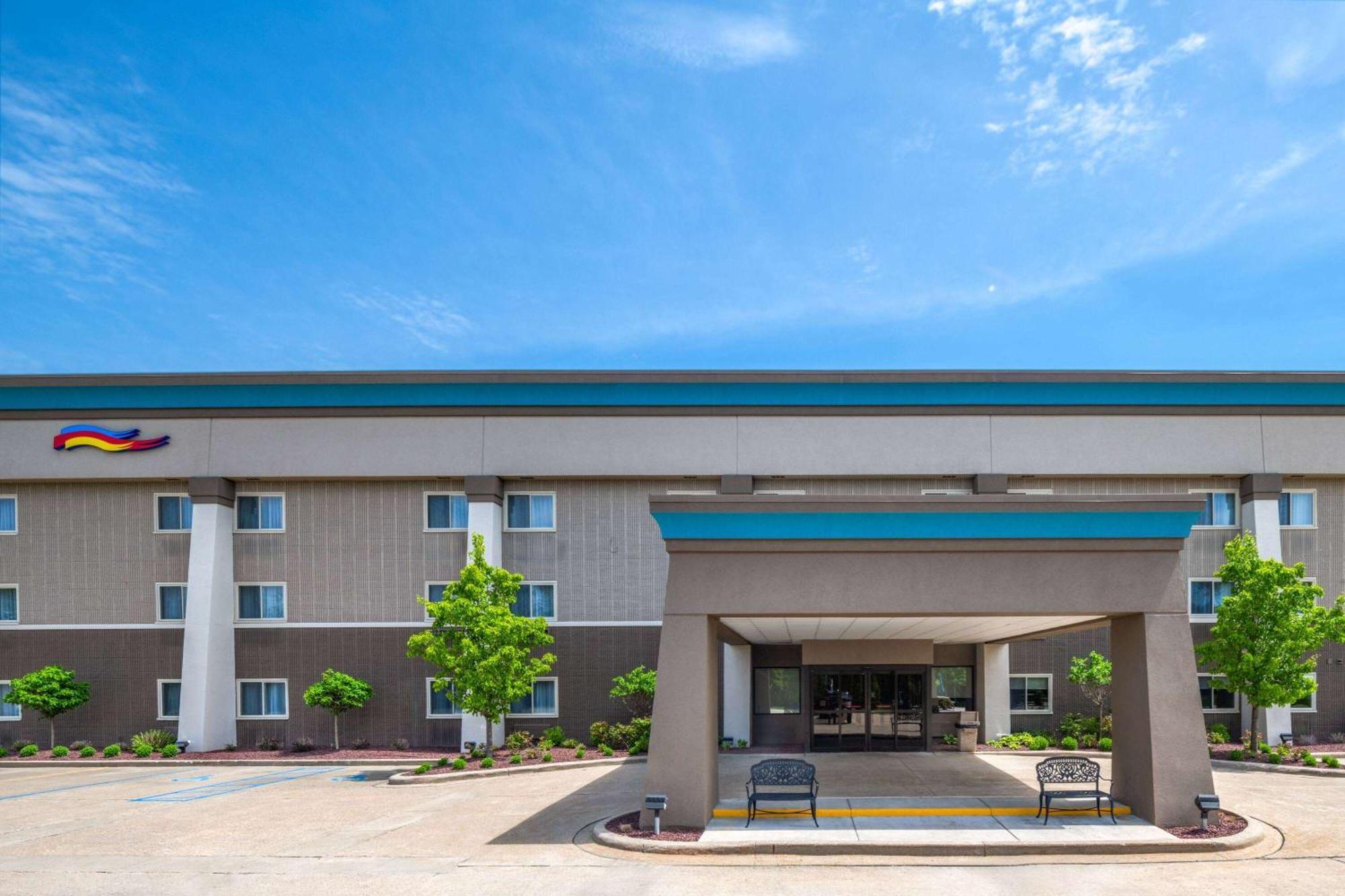 Baymont By Wyndham Mt. Pleasant Hotel Mount Pleasant Buitenkant foto